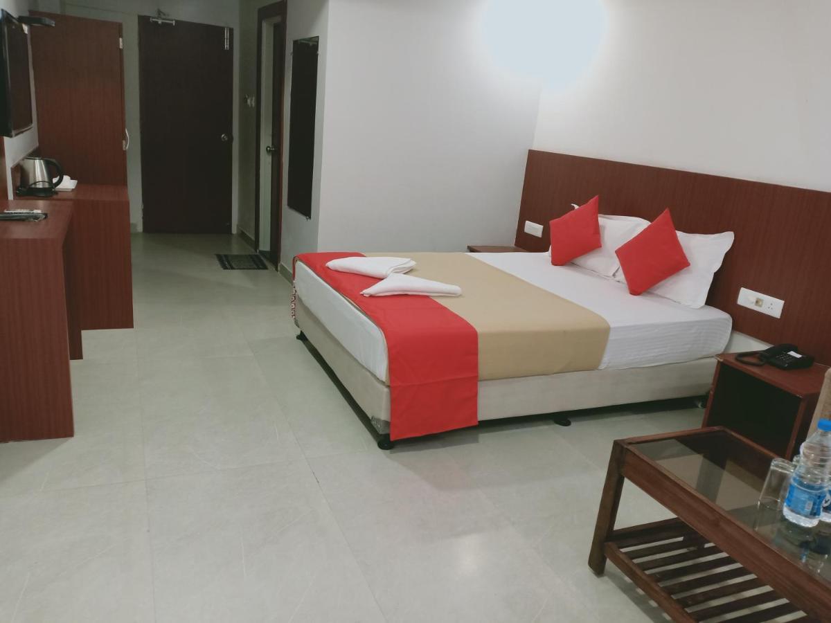 Hotel Janaki Pride Пури Екстериор снимка