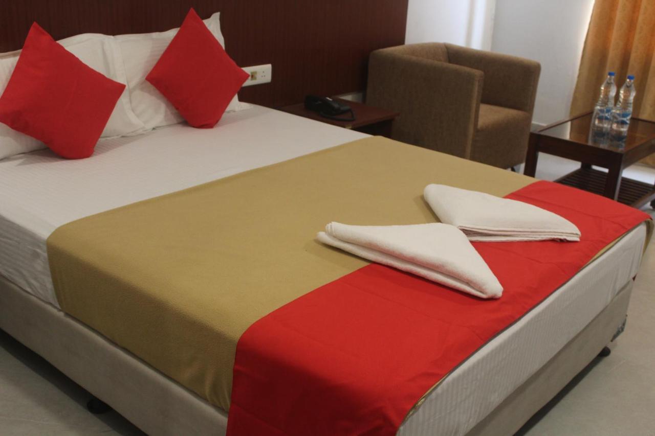 Hotel Janaki Pride Пури Екстериор снимка