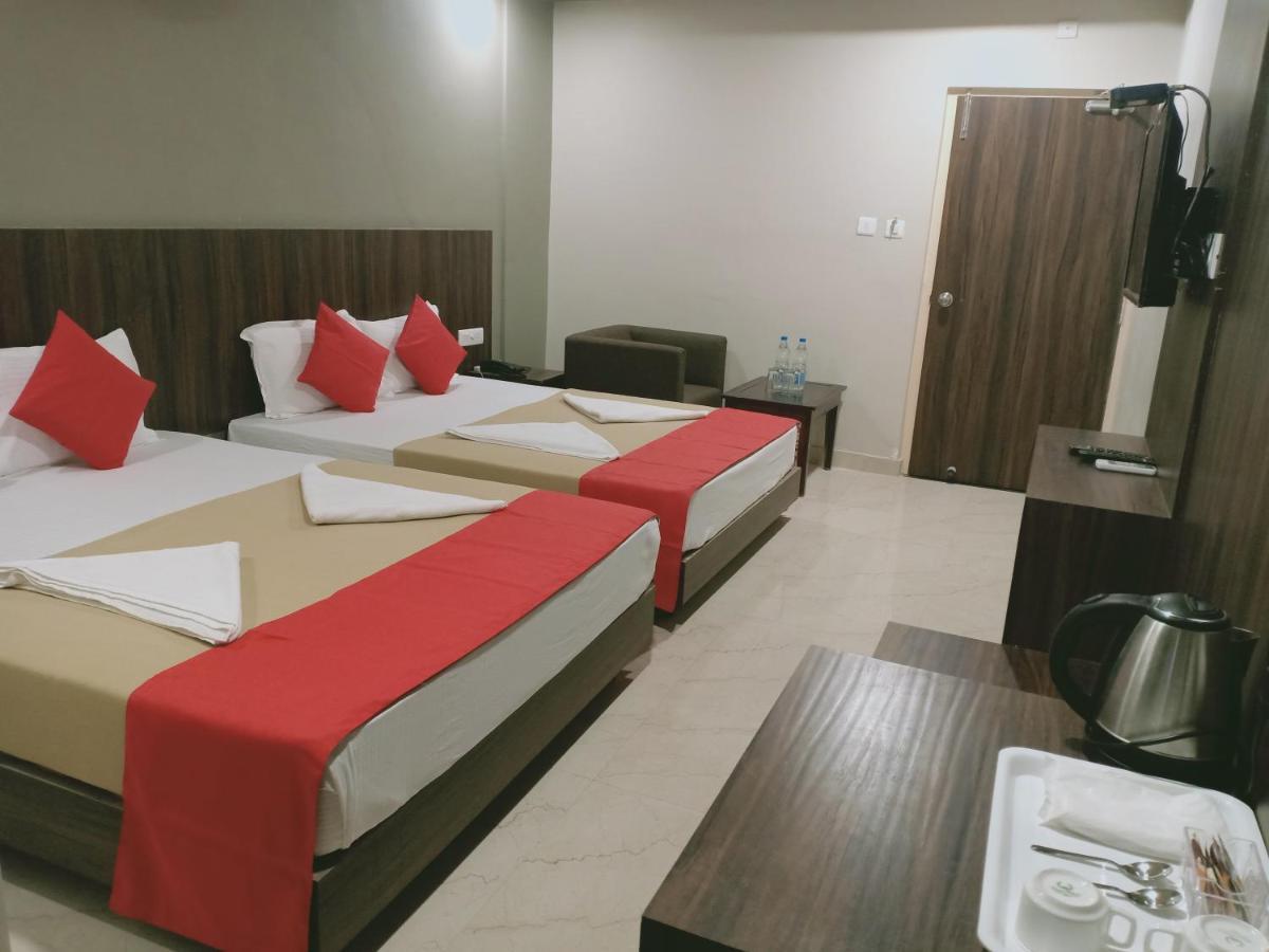 Hotel Janaki Pride Пури Екстериор снимка