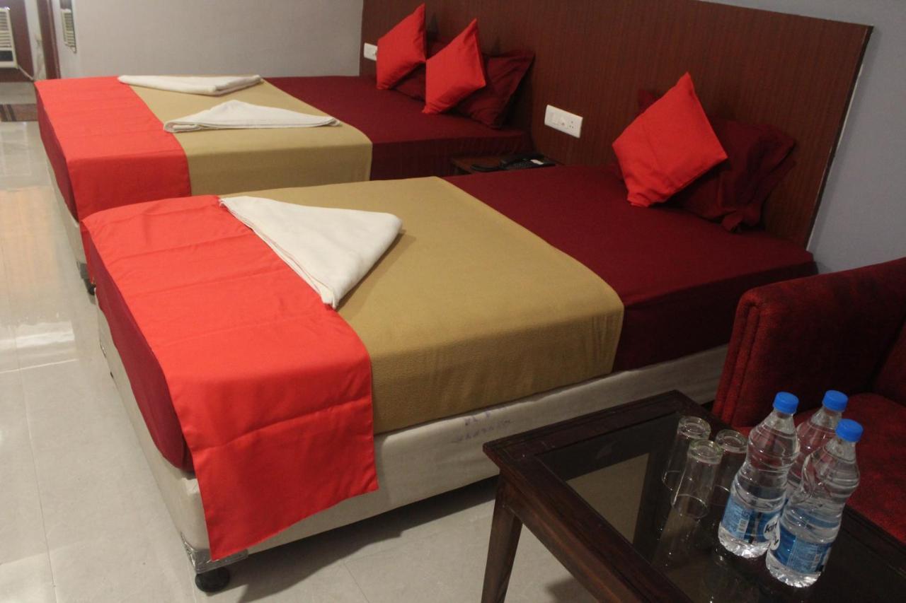 Hotel Janaki Pride Пури Екстериор снимка