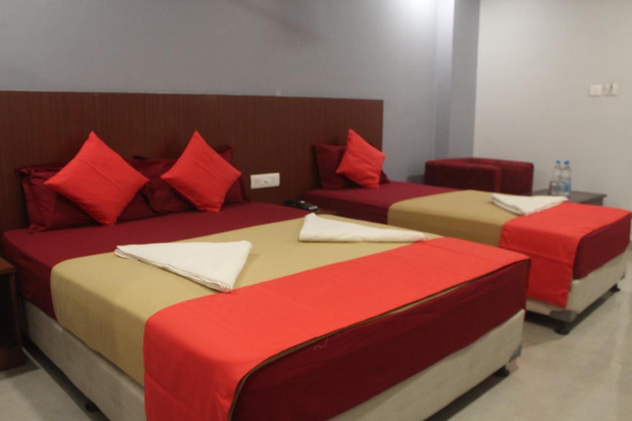 Hotel Janaki Pride Пури Екстериор снимка